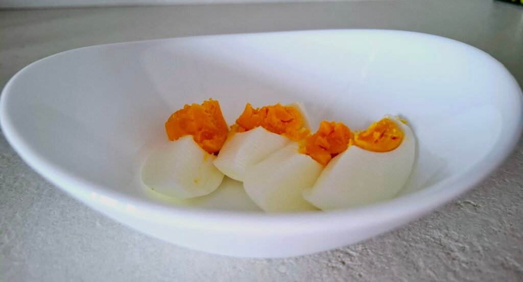 Uova bollite insalatona