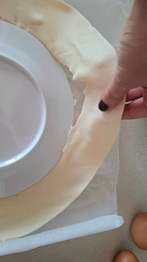 Metodo per creare coperchio sfoglia pasqualina