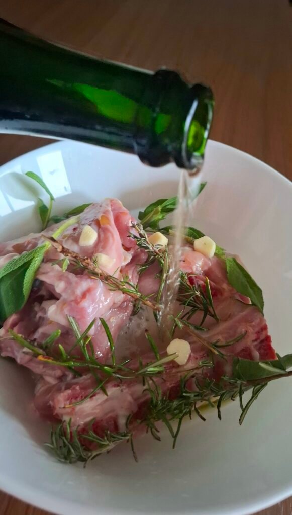 Vino bianco frizzante per marinatura del capretto