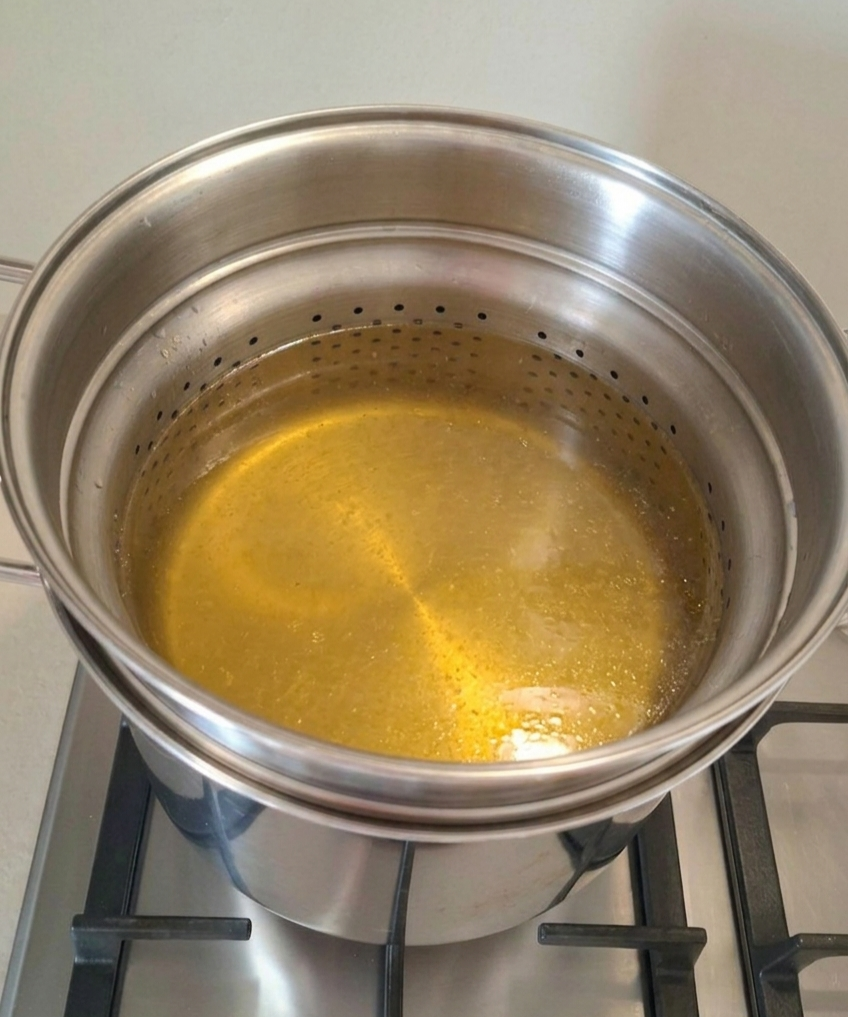 Brodo cappone senza verdure e cappone