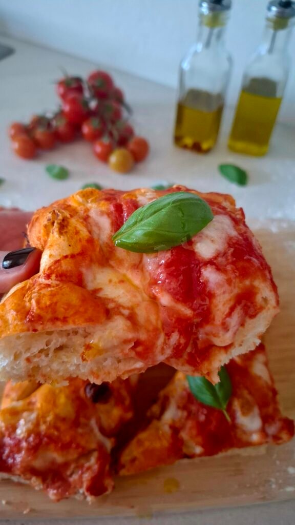 Pizza bonci alveolata e soffice come una nuvola