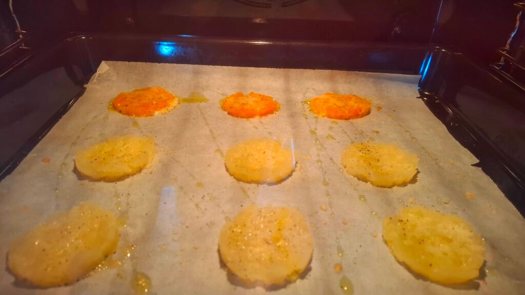 Cialde di patate e carote in forno