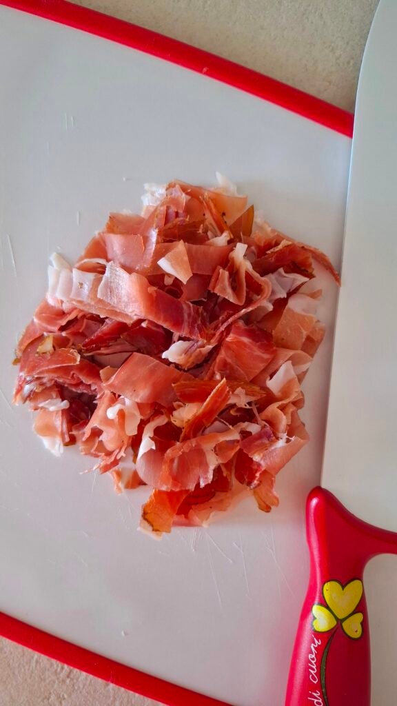Speck tagliato a listarelle