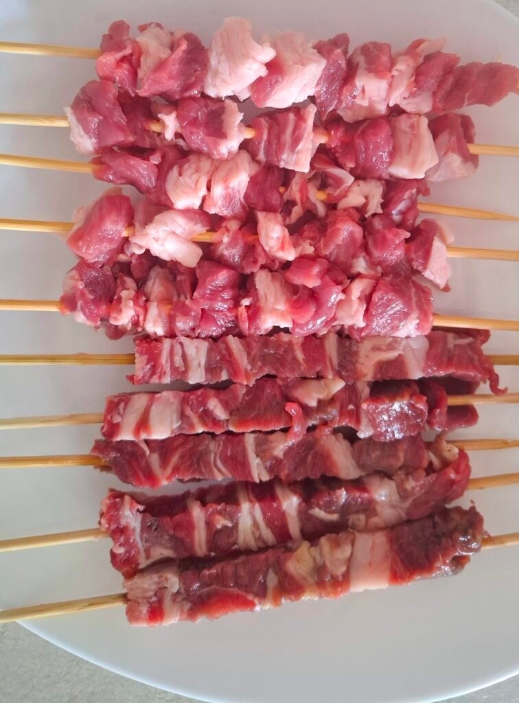 Spiedini di maiale e arrosticini di pecora
