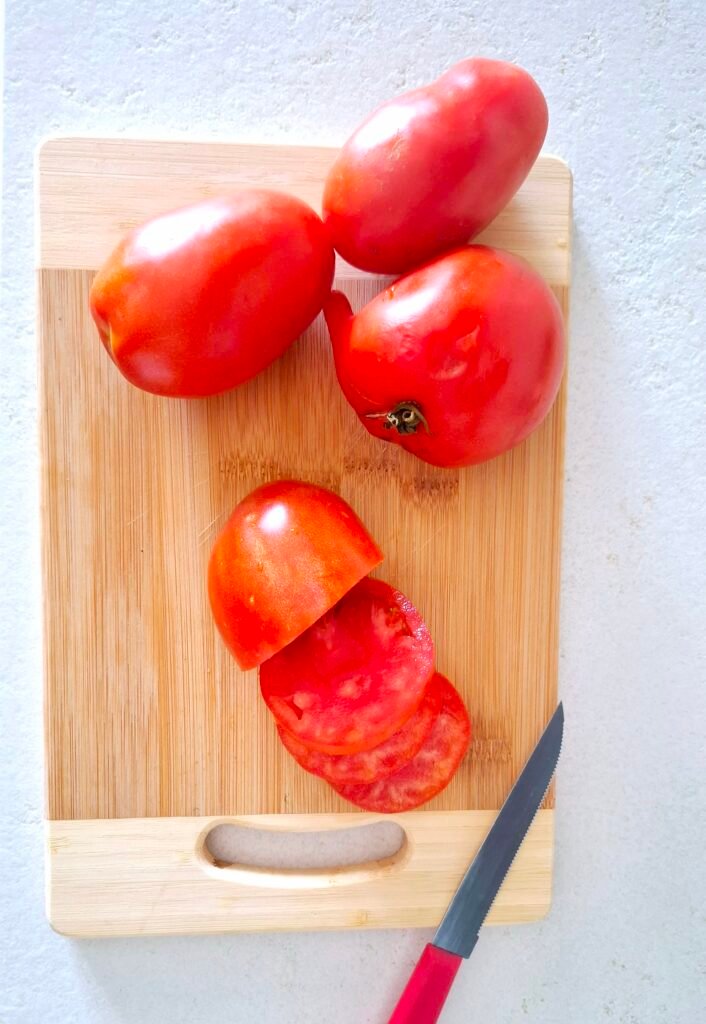 Pomodori a fette con sale