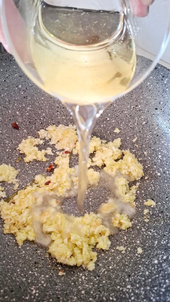 Vino bianco in aglione