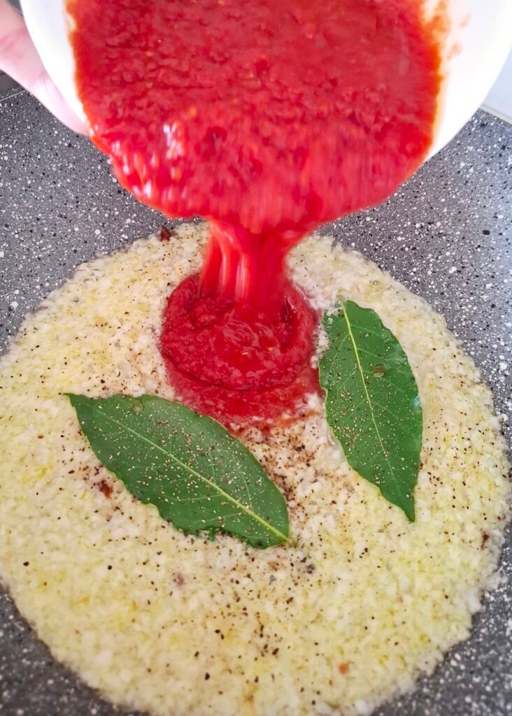 Passata pomodoro in sugo aglione