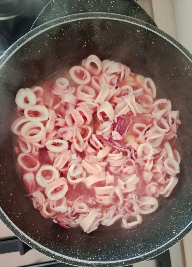 Calamari cotti cambiati di colore