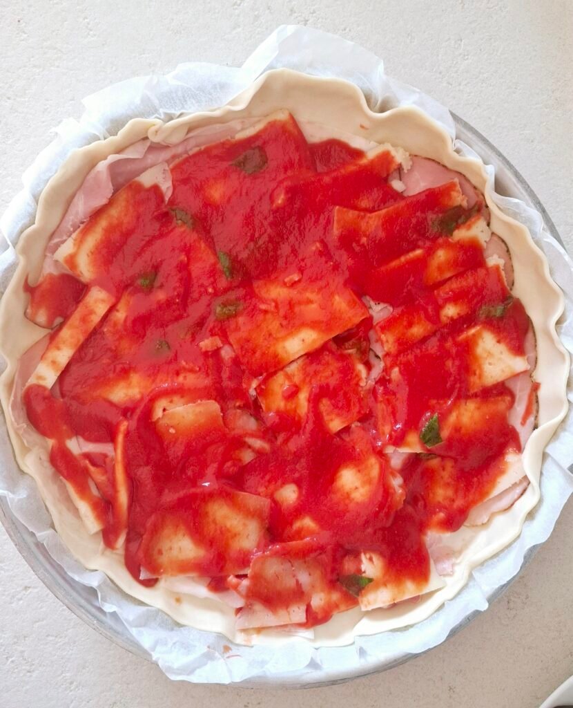 Pasta sfoglia con salsa pomodoro al basilico