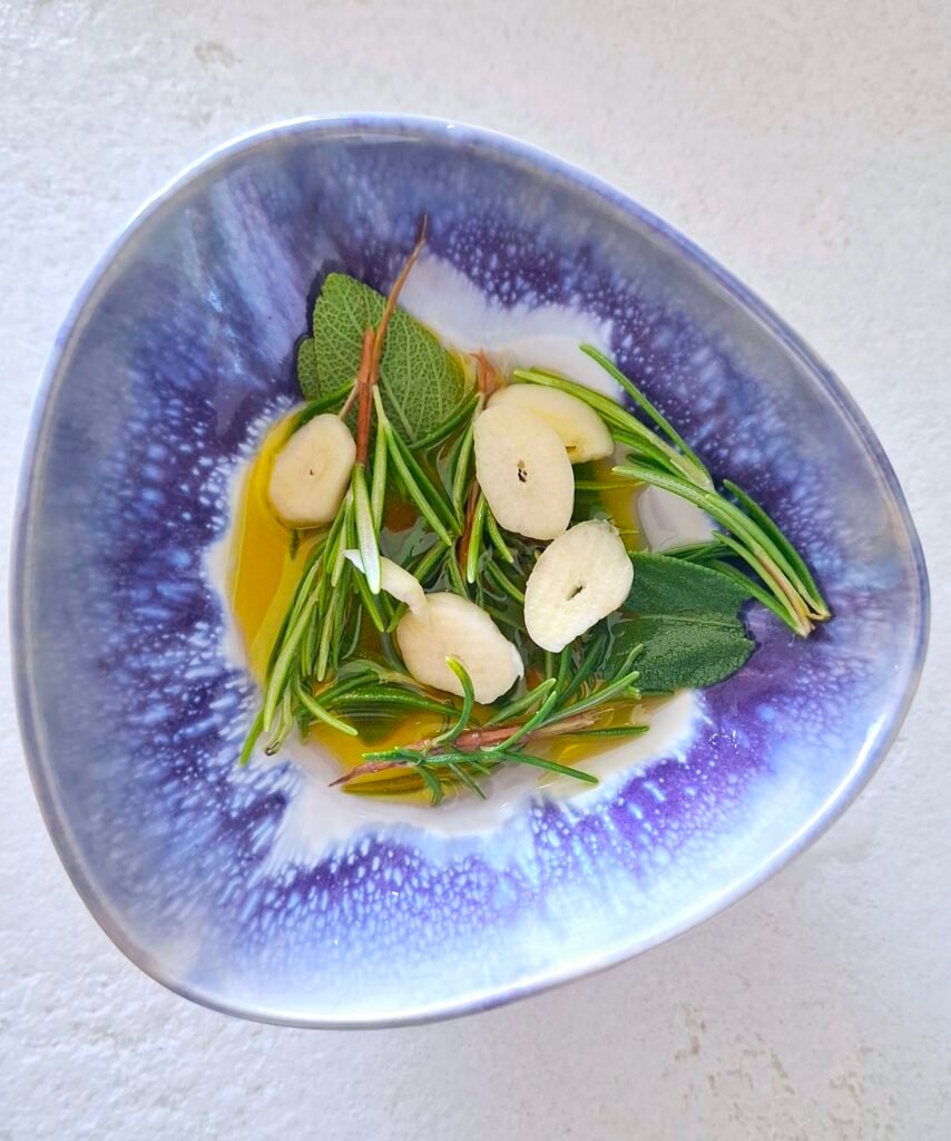 Marinatura con olio vino bianco aglio e erbe aromatiche