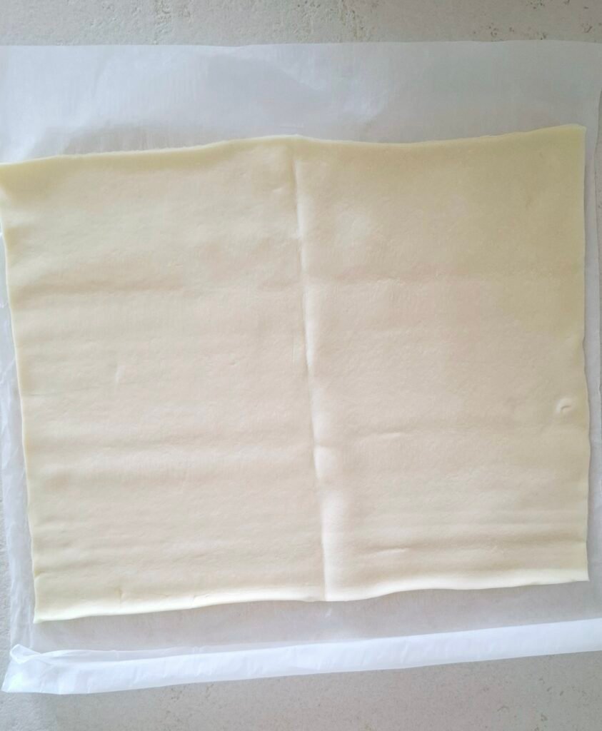 Pasta sfoglia con riga centrale da tagliare