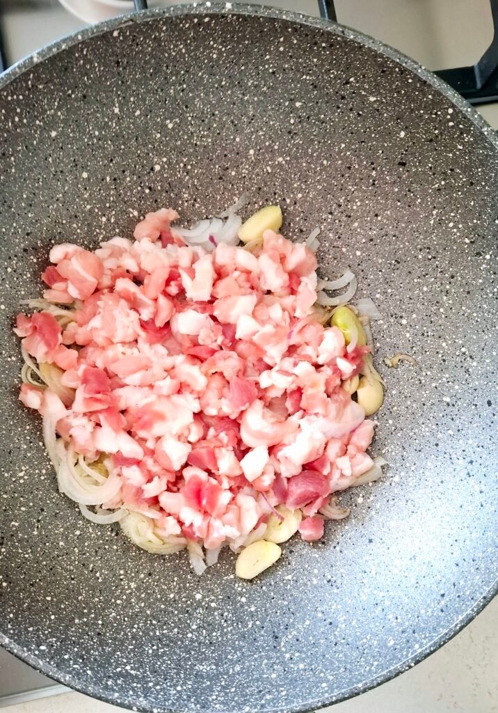 Pancetta a dadini in padella