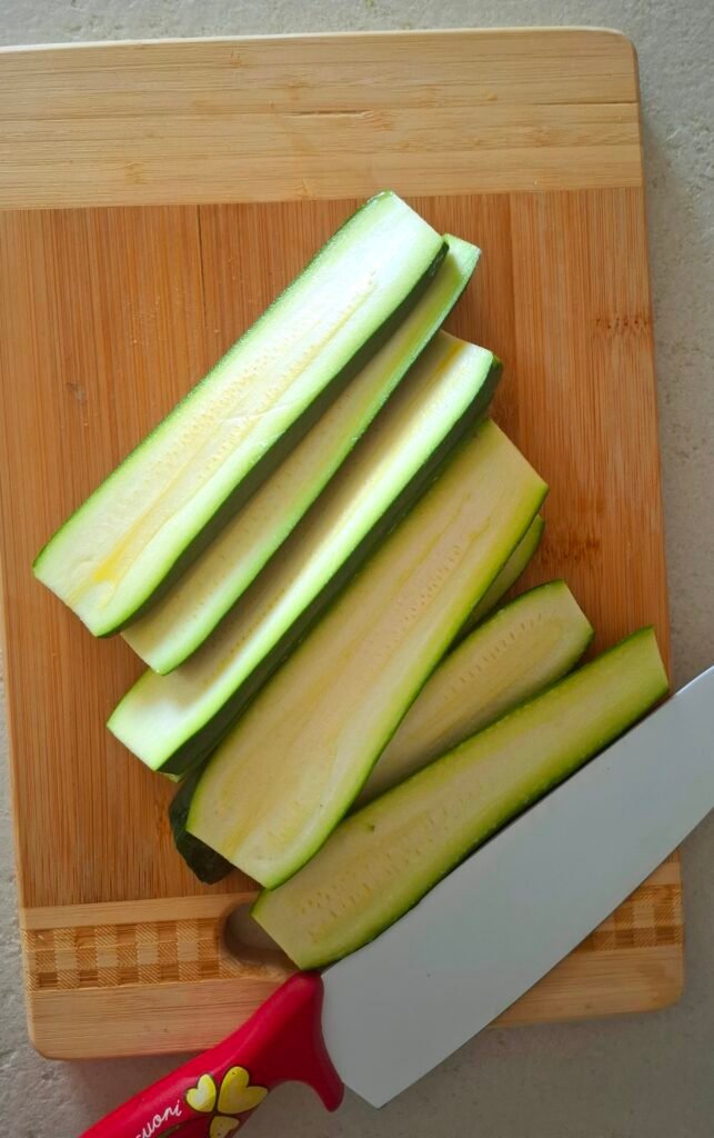 Zucchine tagliate a fette di circa 1 cm