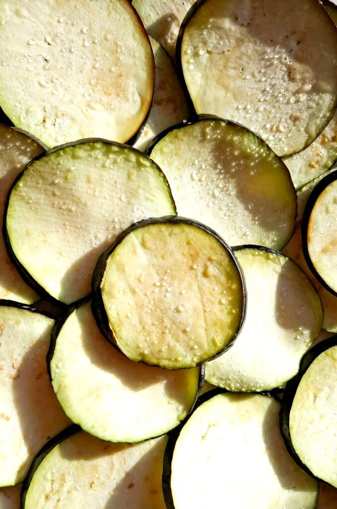 Melanzane con gocce acqua delle spurgo