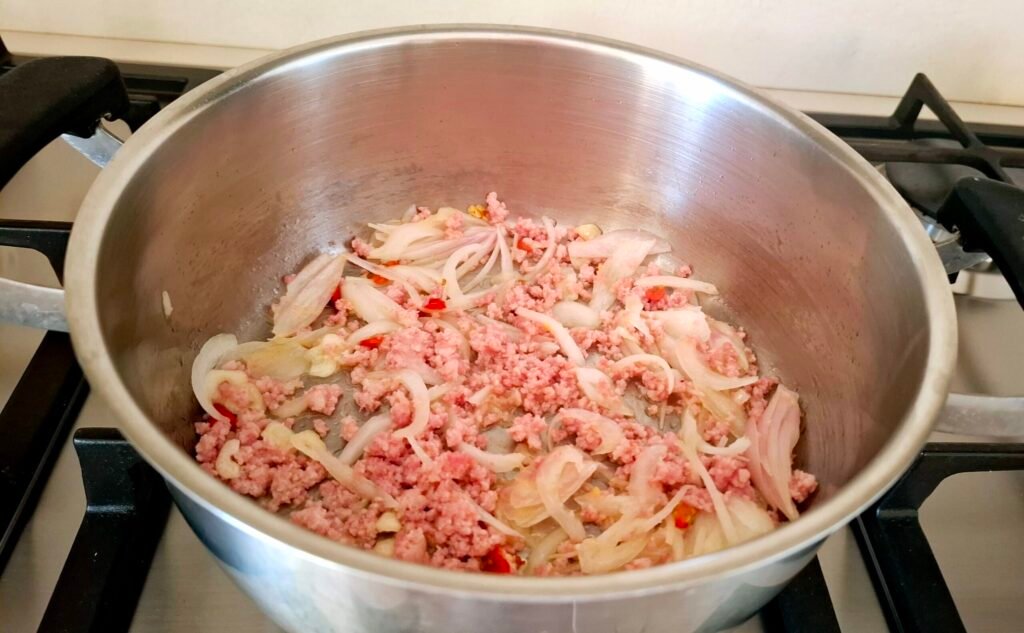 Soffritto con crema di pancetta in padella