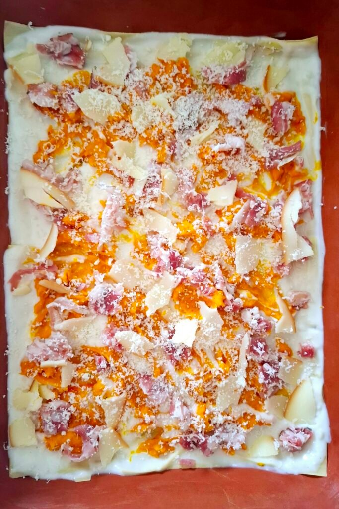 Strati lasagne con besciamella zucca Pancetta e parmigiano